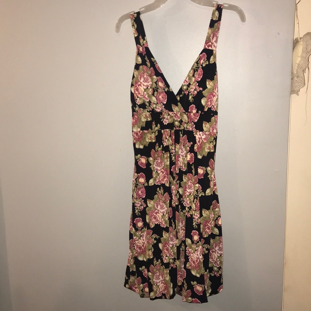 *LIKE NEW* Chesley Black Flower Mini Dress